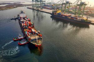 Sewa Kapal Tugboat dan Barge, Tulang Punggung Logistik Maritim Internasional dan Indonesia